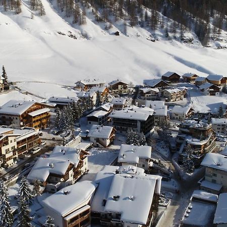 La Stua Hotel San Cassiano  Exterior photo